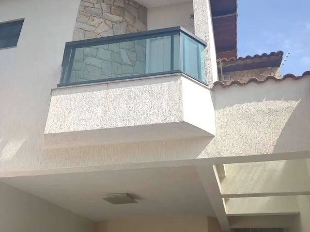 Imagem: A casa possui 3 Dormitórios, 1 Suíte, 4 Banheiros, 4