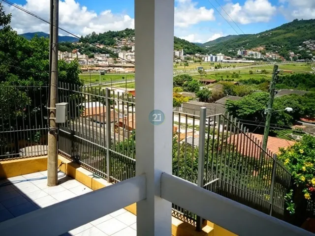Imagem 7: Alugo Casa com Vista para o Mar, com 05 Quartos, em Amplo Terreno de 1850M² no Saco dos Limões, Florianópolis