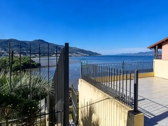 Imagem 6: Alugo Casa com Vista para o Mar, com 05 Quartos, em Amplo Terreno de 1850M² no Saco dos Limões, Florianópolis