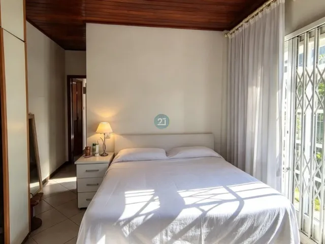 Imagem 5: Alugo Casa com Vista para o Mar, com 05 Quartos, em Amplo Terreno de 1850M² no Saco dos Limões, Florianópolis