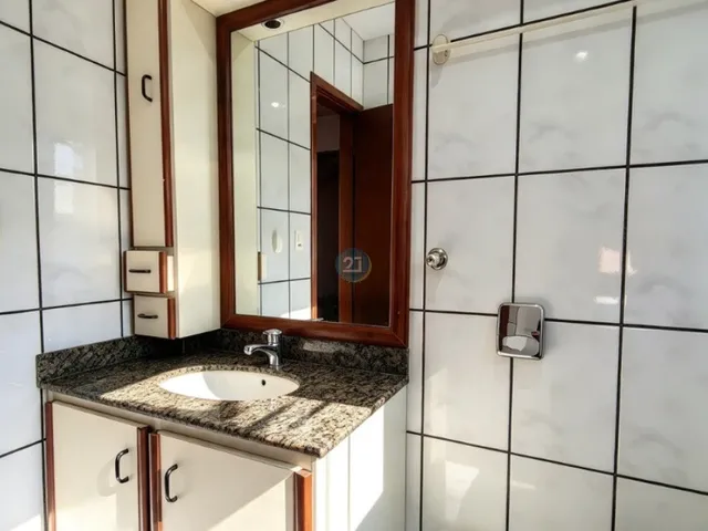 Imagem 8: Alugo Casa com Vista para o Mar, com 05 Quartos, em Amplo Terreno de 1850M² no Saco dos Limões, Florianópolis