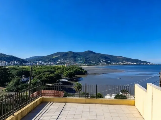 Imagem 4: Alugo Casa com Vista para o Mar, com 05 Quartos, em Amplo Terreno de 1850M² no Saco dos Limões, Florianópolis