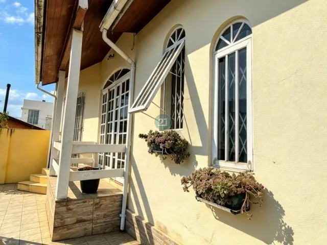 Imagem 9: Alugo Casa com Vista para o Mar, com 05 Quartos, em Amplo Terreno de 1850M² no Saco dos Limões, Florianópolis