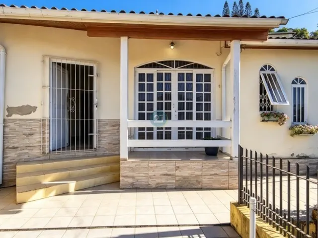 Imagem 11: Alugo Casa com Vista para o Mar, com 05 Quartos, em Amplo Terreno de 1850M² no Saco dos Limões, Florianópolis