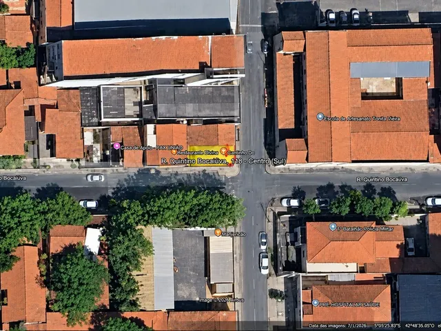 Imagem: Lj2260) Uma Loja Localizada no Centro de