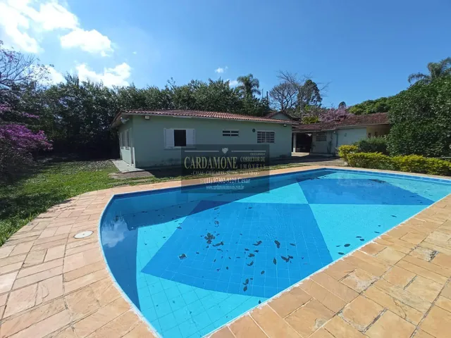 Imagem: A fazenda possui 4 Dormitórios, 2 Banheiros, 5 Vagas na