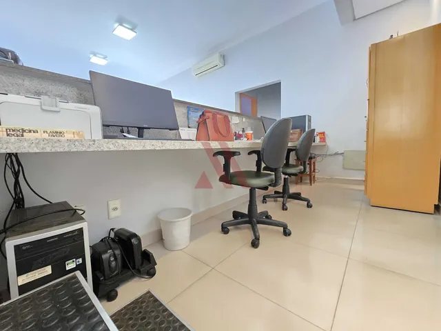 Imagem 6: Setor Central Imóvel Comercial Todo Reformado com Excelente Localização Disponível para Venda