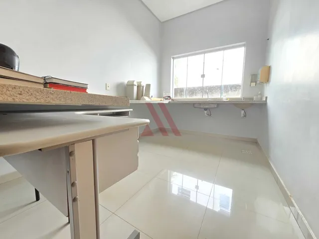 Imagem 3: Setor Central Imóvel Comercial Todo Reformado com Excelente Localização Disponível para Venda