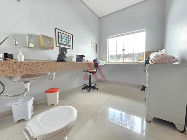 Imagem 8: Setor Central Imóvel Comercial Todo Reformado com Excelente Localização Disponível para Venda