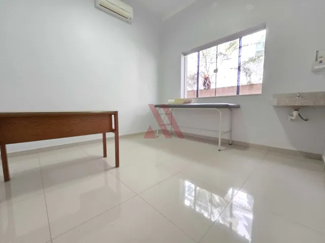 Imagem 12: Setor Central Imóvel Comercial Todo Reformado com Excelente Localização Disponível para Venda