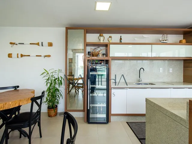 Imagem 11: Cobertura 248M² com 3 Suítes e Jacuzzi na Praia dos Ingleses, Florianópolis - Luxo e Conforto