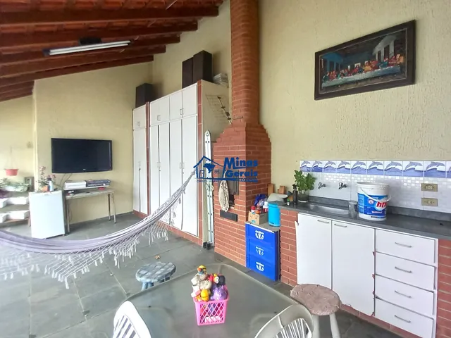 Imagem 5: Casa com Piscina e 03 Vagas de Garagem no Centro de Jacareí