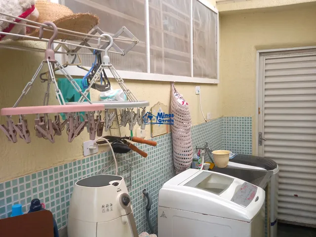 Imagem 3: Casa com Piscina e 03 Vagas de Garagem no Centro de Jacareí