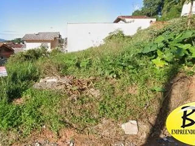 Imagem: Terreno com Frente Diferenciada no Bairro