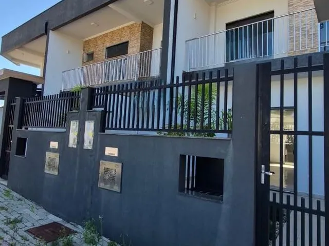 Imagem 1: Imperdível: Casa À Venda em Barra Velha-Sc, no Bairro Itajuba, com 3 Quartos, 3 Suítes, 4 Banheiros, 2 Vagas de Garagem!