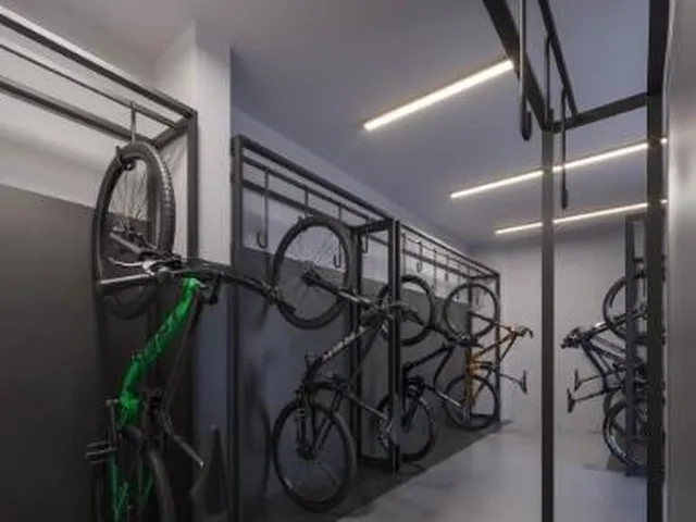 Imagem 3: Apartamento de Alto Padrão a Venda no Saguaçú com 3 Suítes - Buch Imóveis