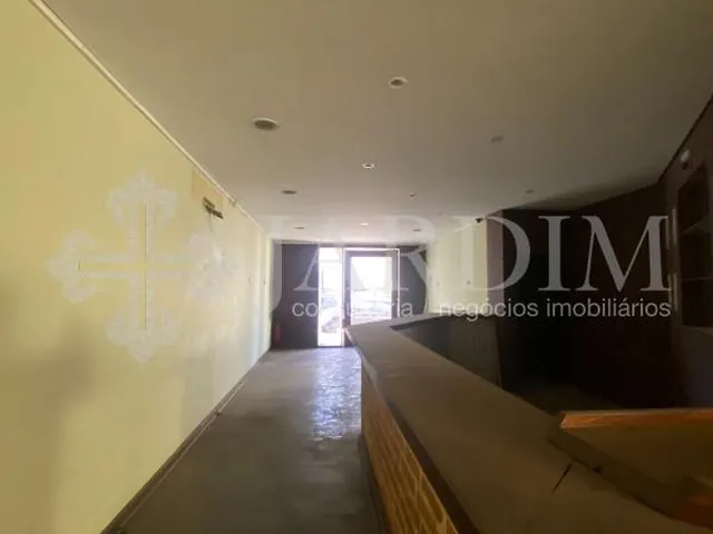Imagem 2: Casa Comercial Loja com 3 banheiros