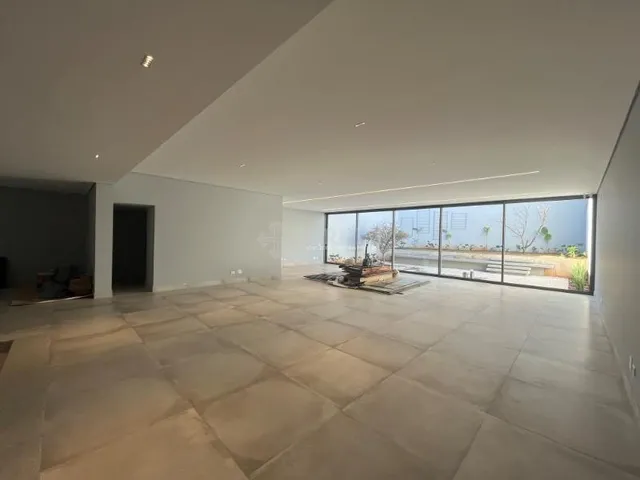 Imagem 3: Casa Comercial Loja com 4 banheiros