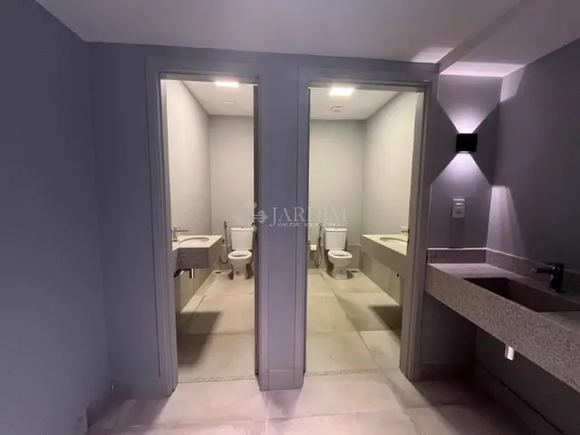 Imagem 6: Casa Comercial Loja com 4 banheiros