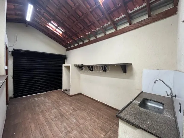 Imagem 9: Casa Comercial Loja com 4 banheiros