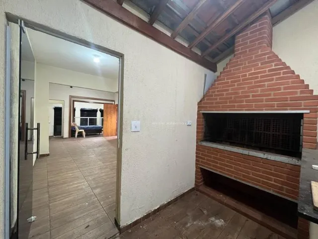 Imagem 3: Casa Comercial Loja com 4 banheiros