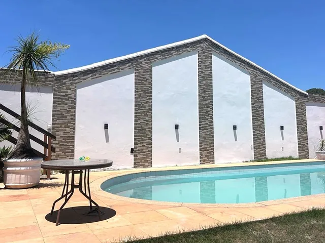 Imagem: A casa possui 9 Dormitórios, 3 Suítes, 7 Banheiros, 6