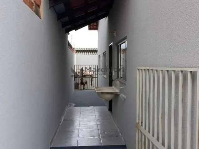 Imagem 3: Casa 3 Quartos de Esquina À Venda no Setor Cristina em Trindade