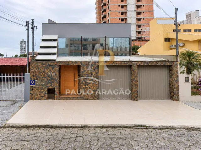 Imagem: Casa Residencial e Comercial À Venda em