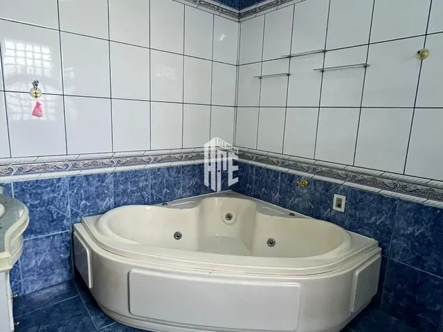 Imagem: Sobrado com Lareira, Suíte com Hidromassagem