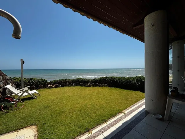 Imagem 1: Casa Pé na Areia À Venda na Taíba - 200M², 3 Quartos e Vista Panorâmica Mar