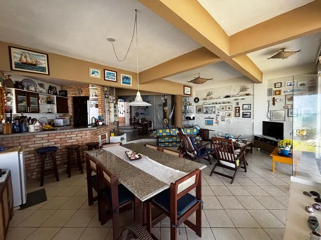 Imagem 2: Casa Pé na Areia À Venda na Taíba - 200M², 3 Quartos e Vista Panorâmica Mar