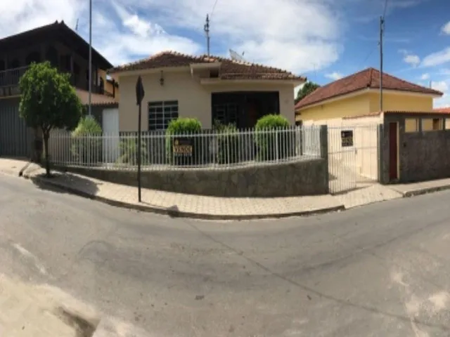 Imagem: Casa no Centro de Esmeraldas