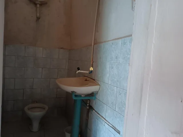 Imagem 6: Loja Comercial para Locação no Centro de Esmeraldas-Mg: 1 Sala, 1 Banheiro, 80M² de Área. Garanta Já o Seu Espaço!