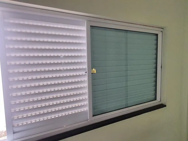 Imagem 10: Espetacular Casa de 5 Quartos com 2 Suítes no Centro de Esmeraldas-Mg: 200M², 2 Salas, 3 Banheiros e 2 Vagas de Garagem!