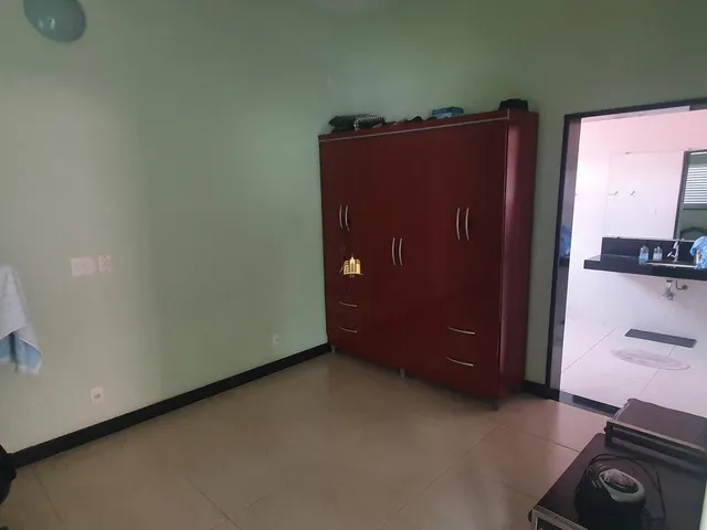 Imagem 12: Espetacular Casa de 5 Quartos com 2 Suítes no Centro de Esmeraldas-Mg: 200M², 2 Salas, 3 Banheiros e 2 Vagas de Garagem!