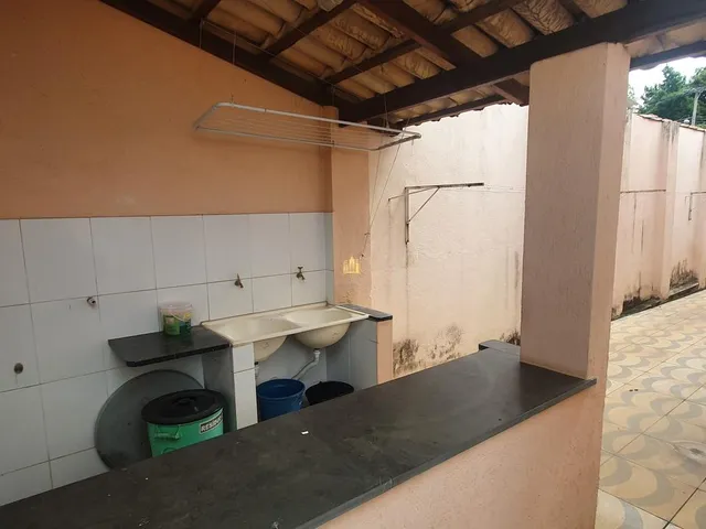 Imagem 5: Espetacular Casa de 5 Quartos com 2 Suítes no Centro de Esmeraldas-Mg: 200M², 2 Salas, 3 Banheiros e 2 Vagas de Garagem!