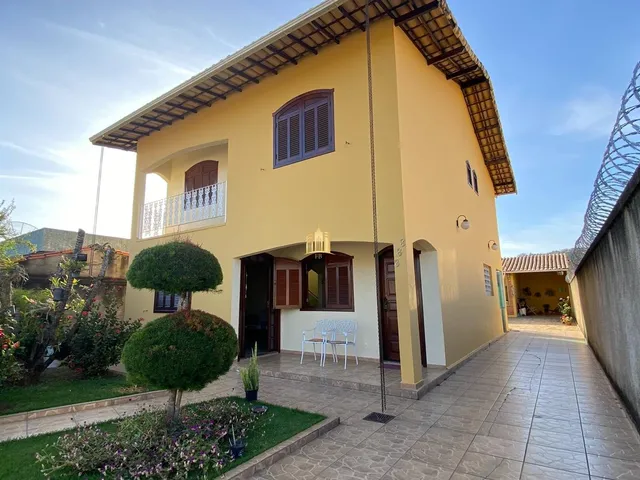 Imagem: Residência de Luxo no Centro de Esmeraldas-Mg
