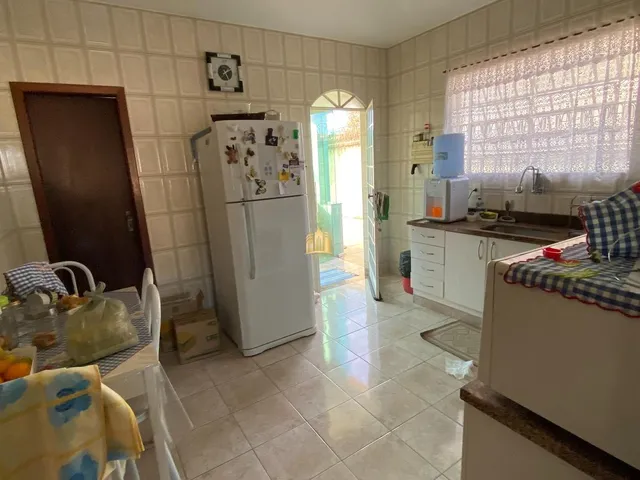 Imagem 3: Residência de Luxo no Centro de Esmeraldas-Mg: 5 Quartos, 1 Suíte, Piscina Aquecida, Área Gourmet. Oportunidade Única!