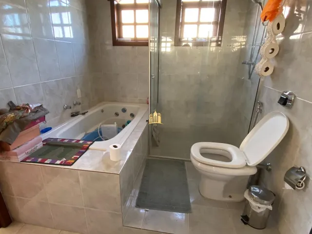 Imagem 12: Residência de Luxo no Centro de Esmeraldas-Mg: 5 Quartos, 1 Suíte, Piscina Aquecida, Área Gourmet. Oportunidade Única!