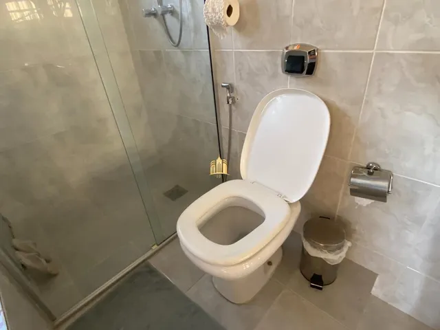 Imagem 2: Residência de Luxo no Centro de Esmeraldas-Mg: 5 Quartos, 1 Suíte, Piscina Aquecida, Área Gourmet. Oportunidade Única!