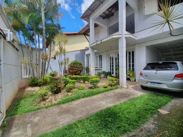Imagem 3: Casa de Luxo no Centro de Esmeraldas-Mg: 5 Quartos, 1 Suíte, 3 Salas, 3 Banheiros, 4 Vagas de Garagem - Oportunidade!
