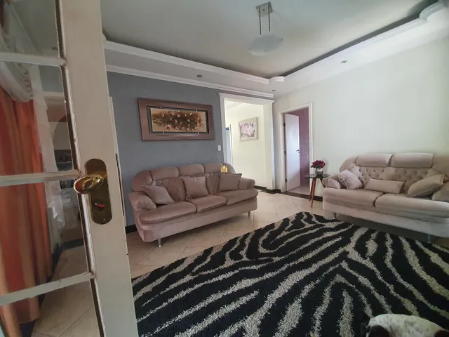 Imagem 8: Casa de Luxo no Centro de Esmeraldas-Mg: 5 Quartos, 1 Suíte, 3 Salas, 3 Banheiros, 4 Vagas de Garagem - Oportunidade!