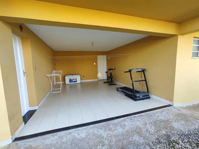 Imagem 3: Casa de Alto Padrão no Condomínio Belvedere, Esmeraldas - 4 Quartos, Piscina, 5 Vagas de Garagem - Luxo e Conforto!