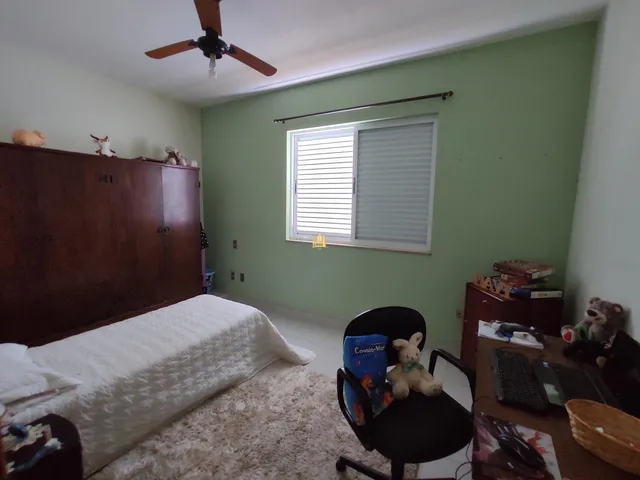 Imagem 14: Casa de Alto Padrão no Condomínio Belvedere, Esmeraldas - 4 Quartos, Piscina, 5 Vagas de Garagem - Luxo e Conforto!