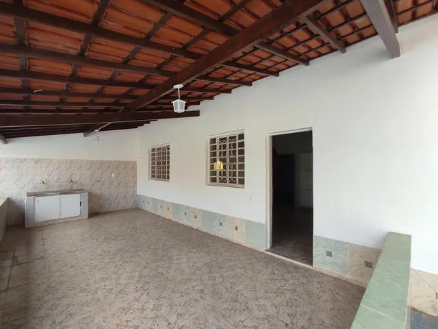 Imagem 3: Casa À Venda em Esmeraldas-Mg, santa Quitéria: 3 Quartos, 1 Suíte, 2 Salas, 3 Banheiros, 2 Vagas, 200M². Imperdível!