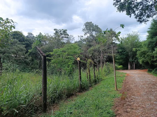 Imagem: Terreno Amplo À Venda no Condomínio Vale
