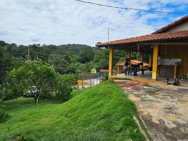 Imagem 3: Sítio À Venda em Esmeraldas-Mg, Bairro Bambus: 3 Quartos, 1 Sala, 2 Banheiros, 4 Vagas de Garagem, 1.252,00 M² de Área