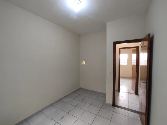 Imagem 4: Casa À Venda em Esmeraldas-Mg, santa Cecília: 2 Quartos, 1 Banheiro, 1 Vaga de Garagem. Confira!