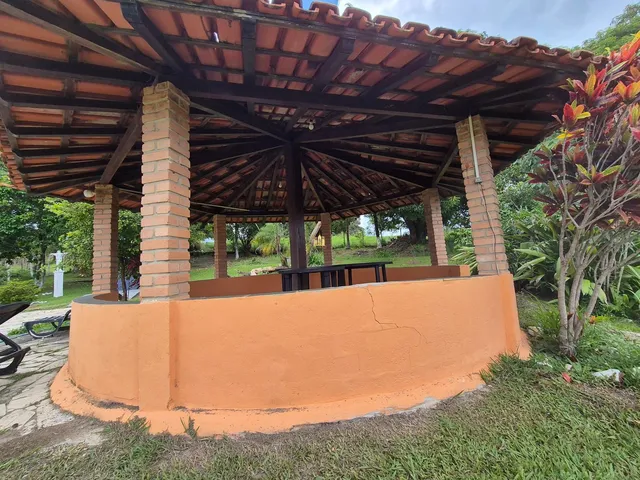 Imagem 14: Fazenda de 6 Hectares À Venda em Esmeraldas - R$900.000,00 com Casas, Lagoas e Área Gourmet
