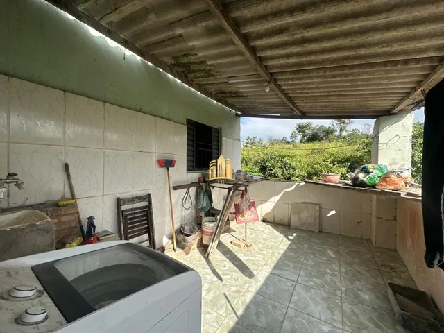 Imagem 15: Casa Duplex À Venda em Caracóis de Baixo: 6 Quartos, 2 Suítes - Invista Já!